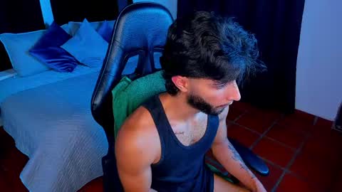 Snapshot of collins_emmett chatting on June 4, 6:19 am EMMETT COLLINS online show from June 4, 6:19 am