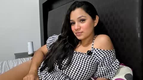 colochitapupy online show from May 4, 2:40 am