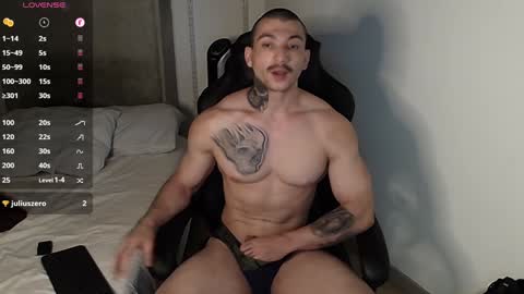 Snapshot of colombianmuscle8 chatting on February 5, 4:37 am colombianmuscle8 online show from February 5, 4:37 am