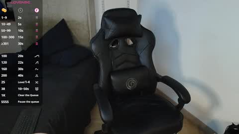 Snapshot of colombianmuscle8 chatting on September 13, 10:20 pm colombianmuscle8 online show from September 13, 10:20 pm