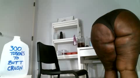 Snapshot of colorfullydark chatting on January 31, 1:34 pm Noni online show from January 31, 1:34 pm