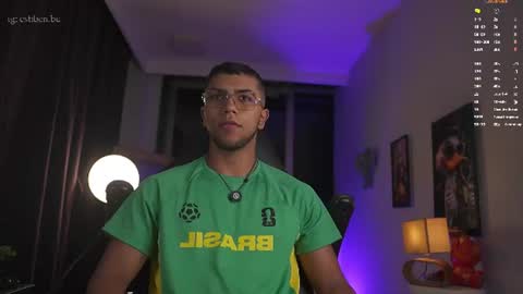 Snapshot of colstorw_ chatting on August 1, 10:03 am colstorw_ online show from August 1, 10:03 am