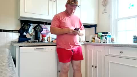 Snapshot of comegetmeinthemorning chatting on May 7, 7:19 pm comegetmeinthemorning online show from May 7, 7:19 pm