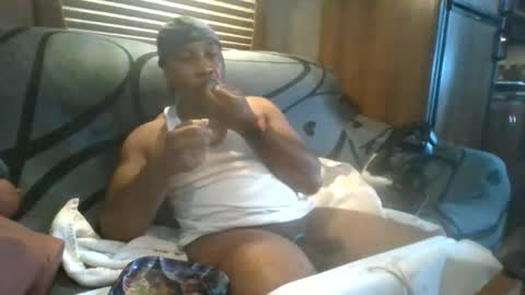 Snapshot of comesuckthisdick111 chatting on June 28, 6:41 am comesuckthisdick111 online show from June 28, 6:41 am