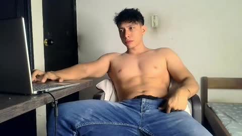 Snapshot of conde2710 chatting on May 24, 9:03 am ELCONDE online show from May 24, 9:03 am