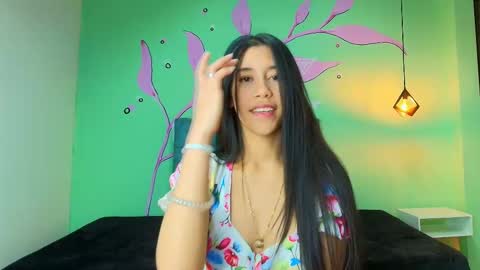 Snapshot of connie_bell chatting on November 24, 8:52 pm C O N N I E online show from November 24, 8:52 pm