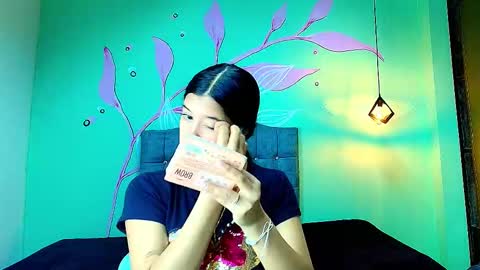 Snapshot of connie_bell chatting on December 1, 1:16 pm C O N N I E online show from December 1, 1:16 pm