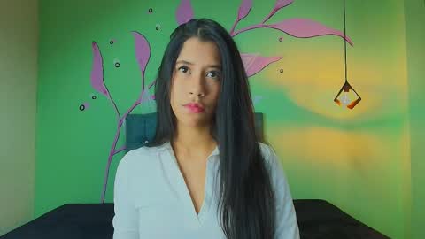 Snapshot of connie_bell chatting on December 3, 7:23 pm C O N N I E online show from December 3, 7:23 pm