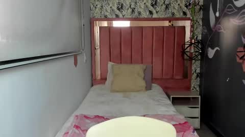 C O N N I E online show from February 20, 2:06 pm