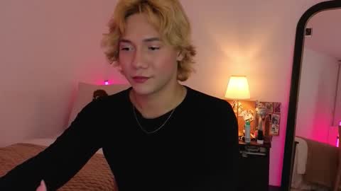 Snapshot of connie_varela chatting on May 17, 11:23 pm new account online show from May 17, 11:23 pm