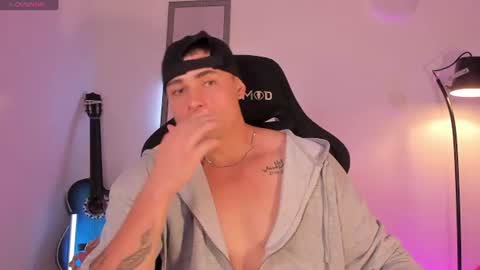 Connor Smith online show from June 14, 1:03 am