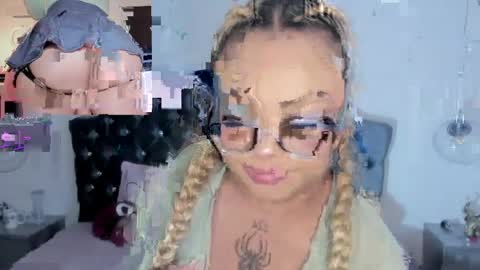 Snapshot of conny_curly chatting on May 11, 4:04 pm Conny online show from May 11, 4:04 pm