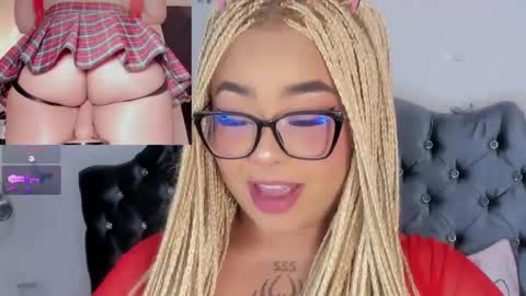 Snapshot of conny_curly chatting on May 20, 2:12 pm Conny online show from May 20, 2:12 pm