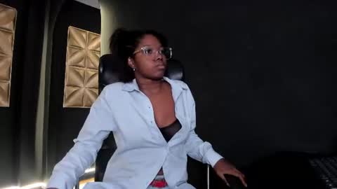 Snapshot of connywellss chatting on June 8, 8:09 pm Nilo Solem online show from June 8, 8:09 pm