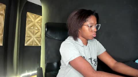Snapshot of connywellss chatting on June 18, 8:46 pm Nilo Solem online show from June 18, 8:46 pm