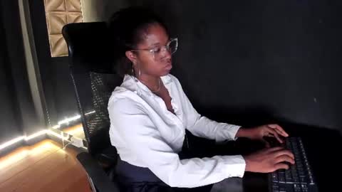 Snapshot of connywellss chatting on June 20, 6:54 pm Nilo Solem online show from June 20, 6:54 pm