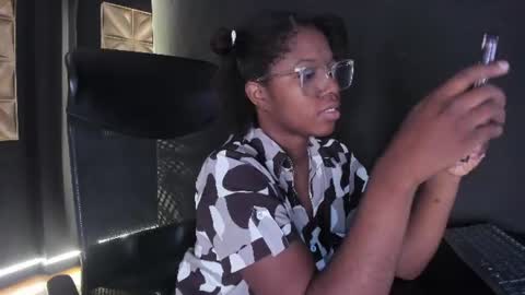 Snapshot of connywellss chatting on July 1, 7:02 pm Nilo Solem online show from July 1, 7:02 pm