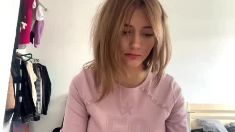 Amelia online show from February 13, 12:01 pm