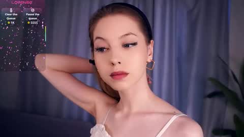 Hello im Sofia Welcme to my room .More hugs and kiss for you online show from September 18, 7:32 am