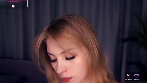 Hello im Sofia Welcme to my room .More hugs and kiss for you online show from October 18, 6:26 am