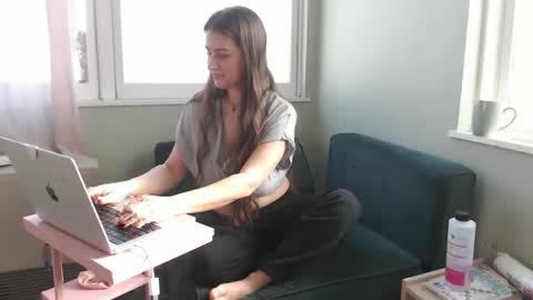 Snapshot of constantcumquest chatting on December 3, 5:11 pm ANR Mommy online show from December 3, 5:11 pm