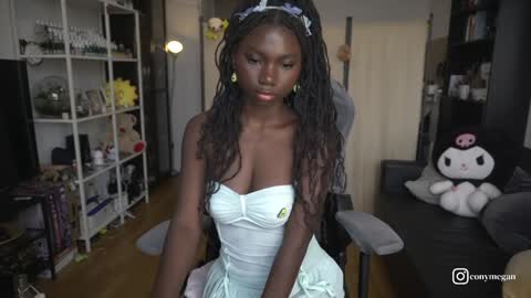 Snapshot of conymegan chatting on February 12, 10:43 am Carola independent model online show from February 12, 10:43 am