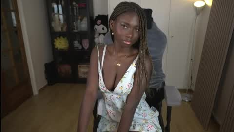 Snapshot of conymegan chatting on April 1, 11:55 am Carola independent model online show from April 1, 11:55 am