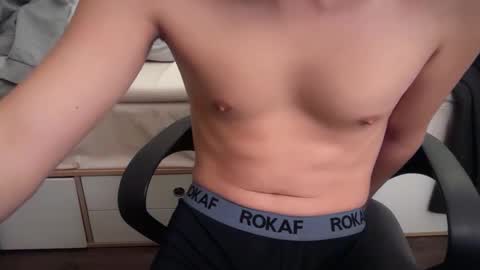 Snapshot of coocoonutboy chatting on February 3, 3:17 pm coocoonutboy online show from February 3, 3:17 pm