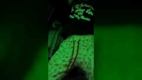 Snapshot of cookie_j22 chatting on June 23, 7:50 am Jaiscookie cum play with me online show from June 23, 7:50 am