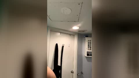 cookie_monster8593 online show from June 13, 6:39 pm