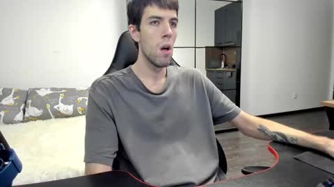 Snapshot of cookies_boys chatting on November 17, 4:07 am cookies_boys online show from November 17, 4:07 am