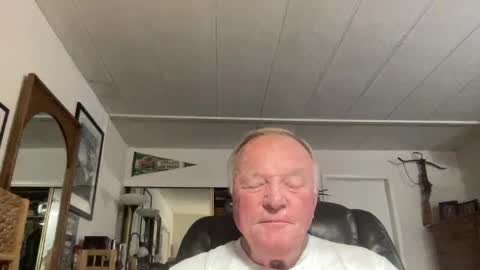 Snapshot of cookoosnest chatting on September 26, 3:21 am cookoosnest online show from September 26, 3:21 am