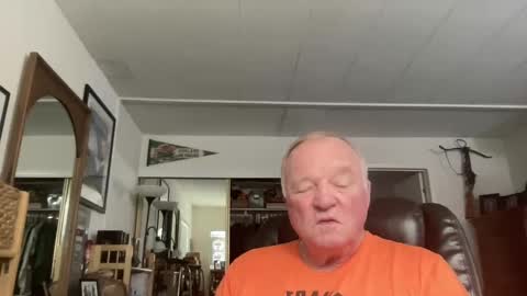 Snapshot of cookoosnest chatting on October 5, 3:10 pm cookoosnest online show from October 5, 3:10 pm