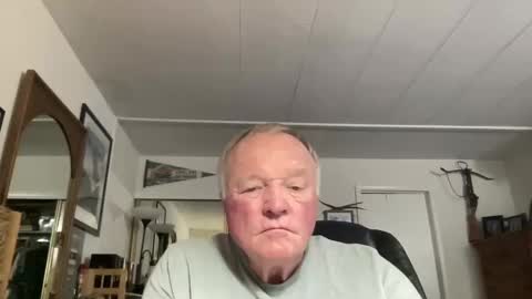 Snapshot of cookoosnest chatting on October 30, 5:53 am cookoosnest online show from October 30, 5:53 am