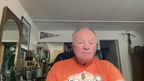 Snapshot of cookoosnest chatting on June 5, 3:46 am cookoosnest online show from June 5, 3:46 am