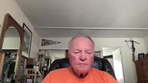 Snapshot of cookoosnest chatting on June 5, 11:54 pm cookoosnest online show from June 5, 11:54 pm
