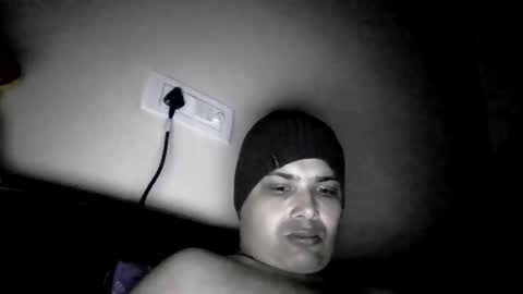 Snapshot of cool_breeze09 chatting on December 18, 1:00 am Cool Breeze09 online show from December 18, 1:00 am