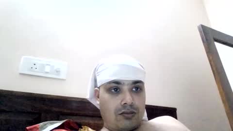 Snapshot of cool_breeze09 chatting on April 16, 11:33 am Cool Breeze09 online show from April 16, 11:33 am
