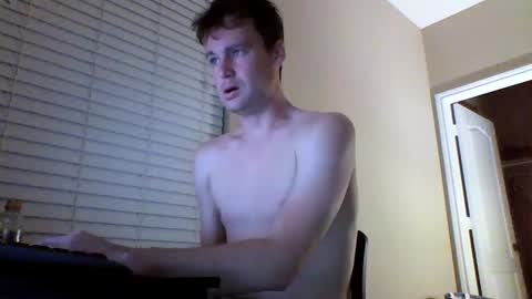 Snapshot of cooldude122222 chatting on January 8, 12:38 am cooldude122222 online show from January 8, 12:38 am