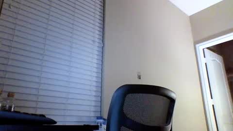 Snapshot of cooldude122222 chatting on January 8, 3:40 am cooldude122222 online show from January 8, 3:40 am