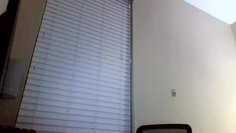 Snapshot of cooldude122222 chatting on February 13, 2:34 am cooldude122222 online show from February 13, 2:34 am