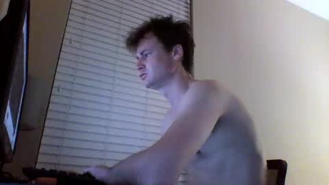 Snapshot of cooldude122222 chatting on February 25, 10:15 am cooldude122222 online show from February 25, 10:15 am