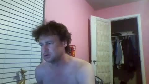 Snapshot of cooldude122222 chatting on November 10, 5:06 am cooldude122222 online show from November 10, 5:06 am