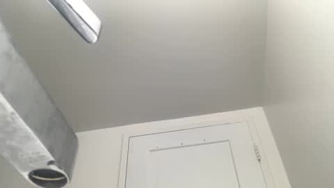 Snapshot of coolvibes69 chatting on October 25, 2:08 am coolvibes69 online show from October 25, 2:08 am