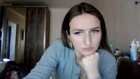 cora_fora online show from April 24, 10:28 am