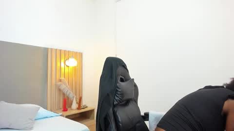 C O R A  L online show from November 5, 2:22 am