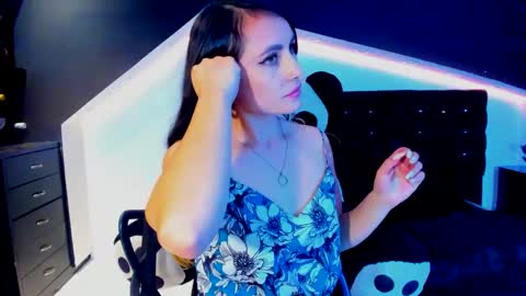 Coral  online show from February 3, 6:07 pm