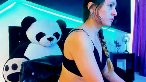 Coral  online show from February 18, 12:28 pm