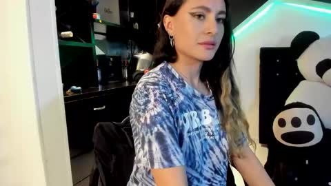 Coral  online show from February 25, 6:42 pm