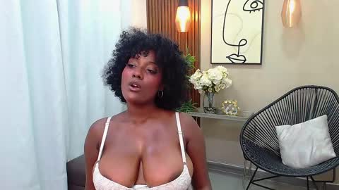 Snapshot of coral_lise chatting on March 11, 2:18 pm Coral online show from March 11, 2:18 pm